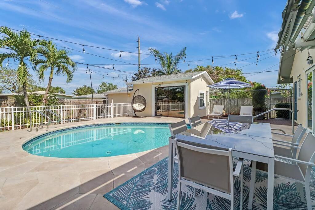 House W/ Heated Pool In Naples 5 Min To Beach Exterior photo